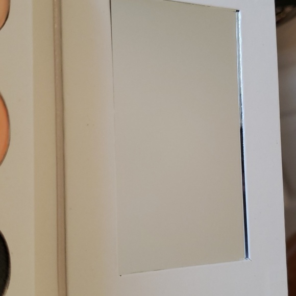 Coloured Raine- Smoke Show - Picture 3 of 5